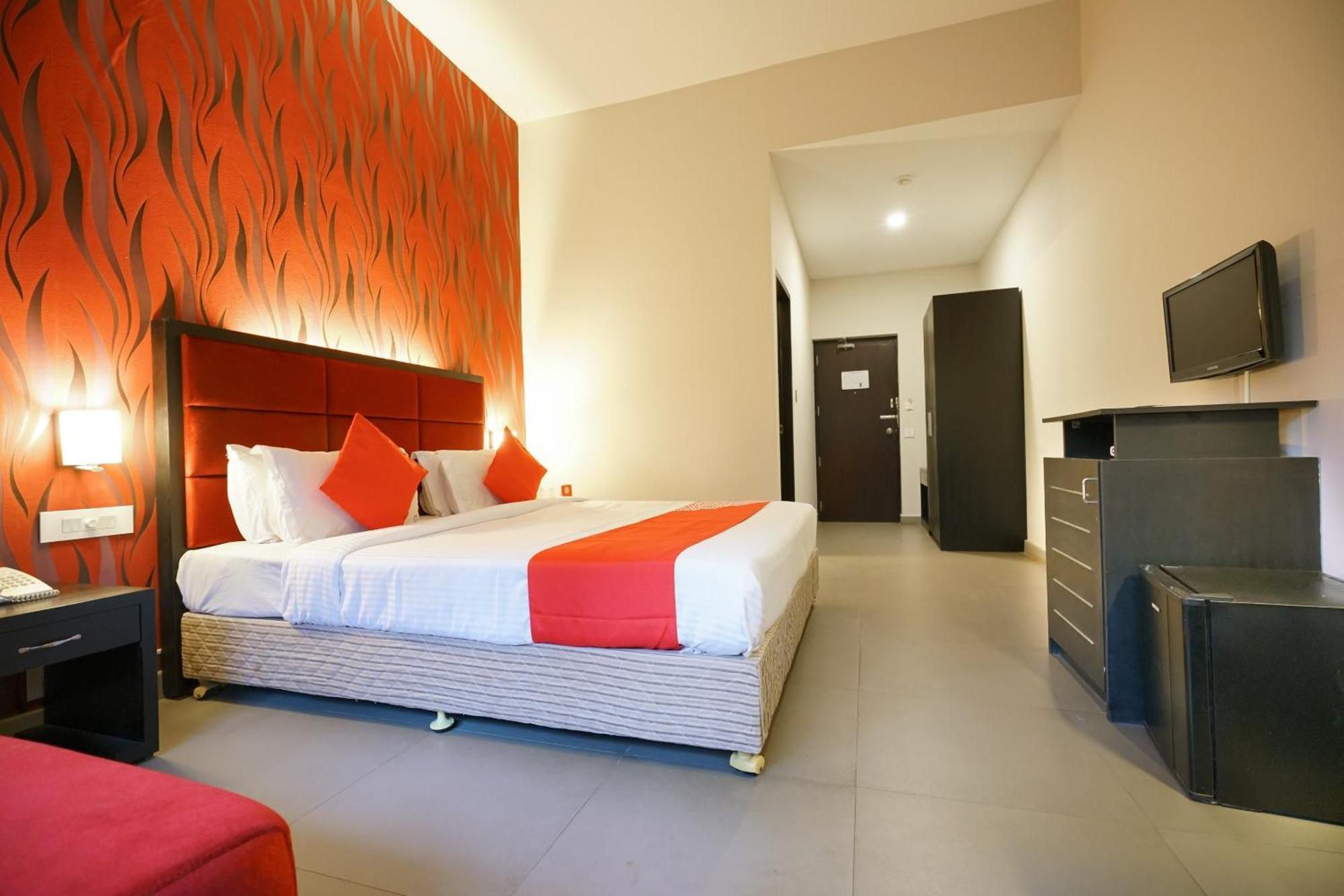 Super Townhouse Mookkannoor Tourist Home Angamali Exterior foto