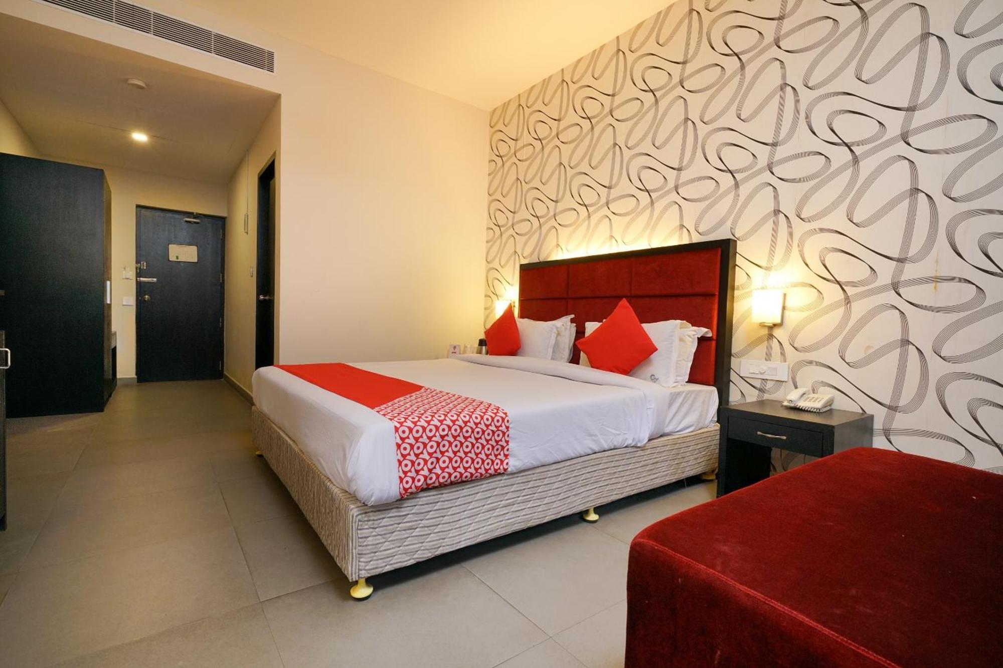 Super Townhouse Mookkannoor Tourist Home Angamali Exterior foto